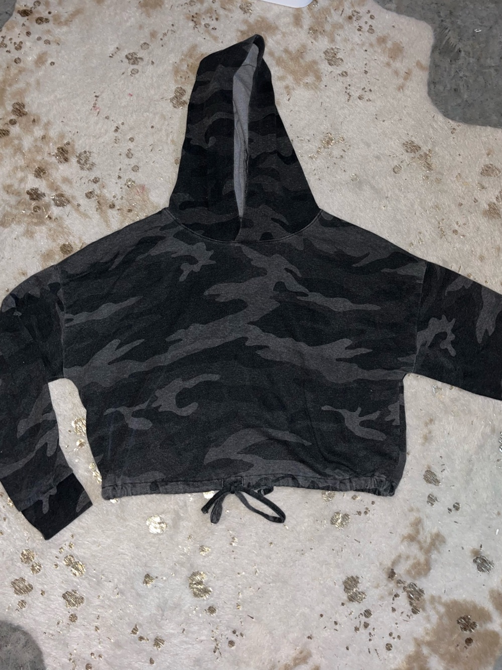 Cropped Hooded Sweatshirt - Black Camo
